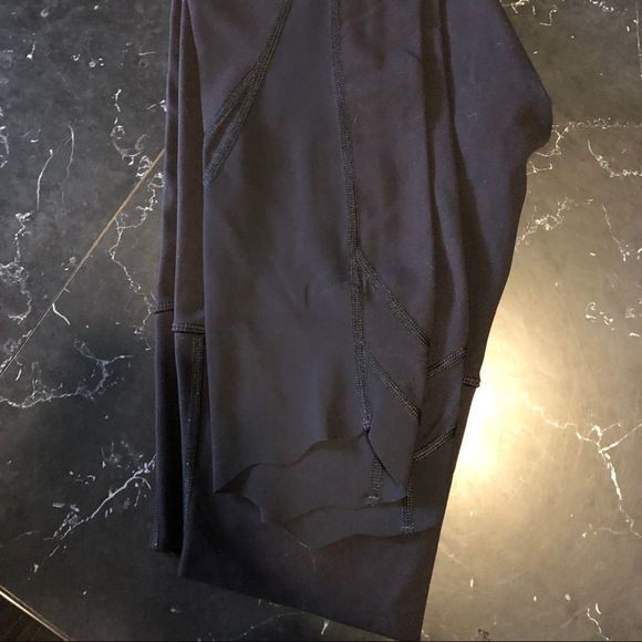 Lululemon - Picture 5 of 10